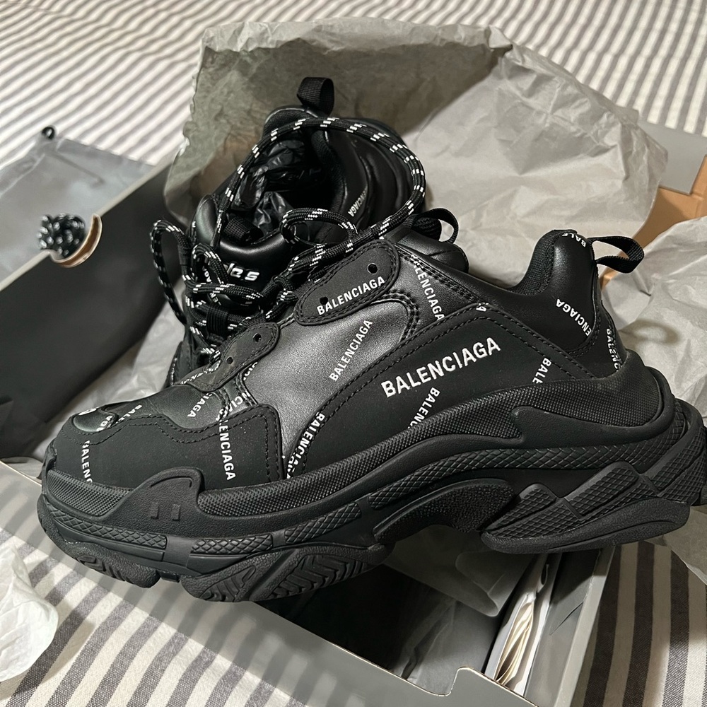 Balenciaga Triple S.All over logo. Size 40 Authentic like new